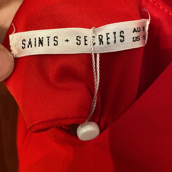 Red cocktail dress NWT Saints & Secrets xs/s - Picture 4 of 4